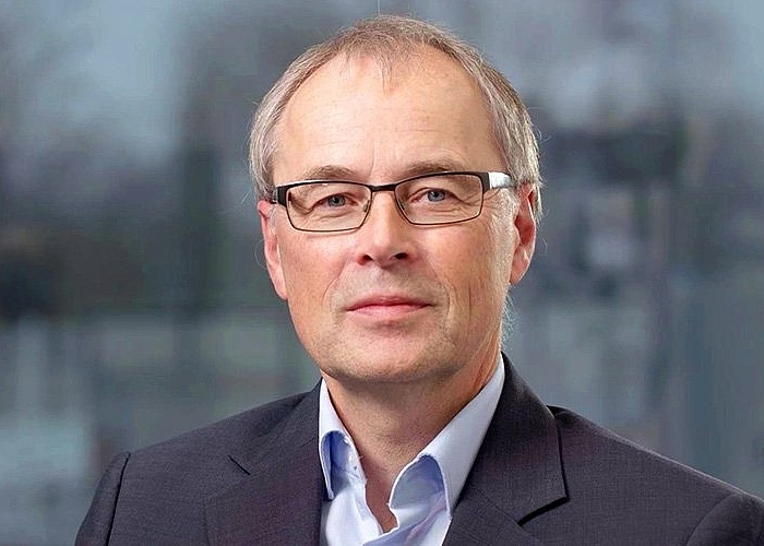 Dr. Gerhard Reuter, Qualified Person