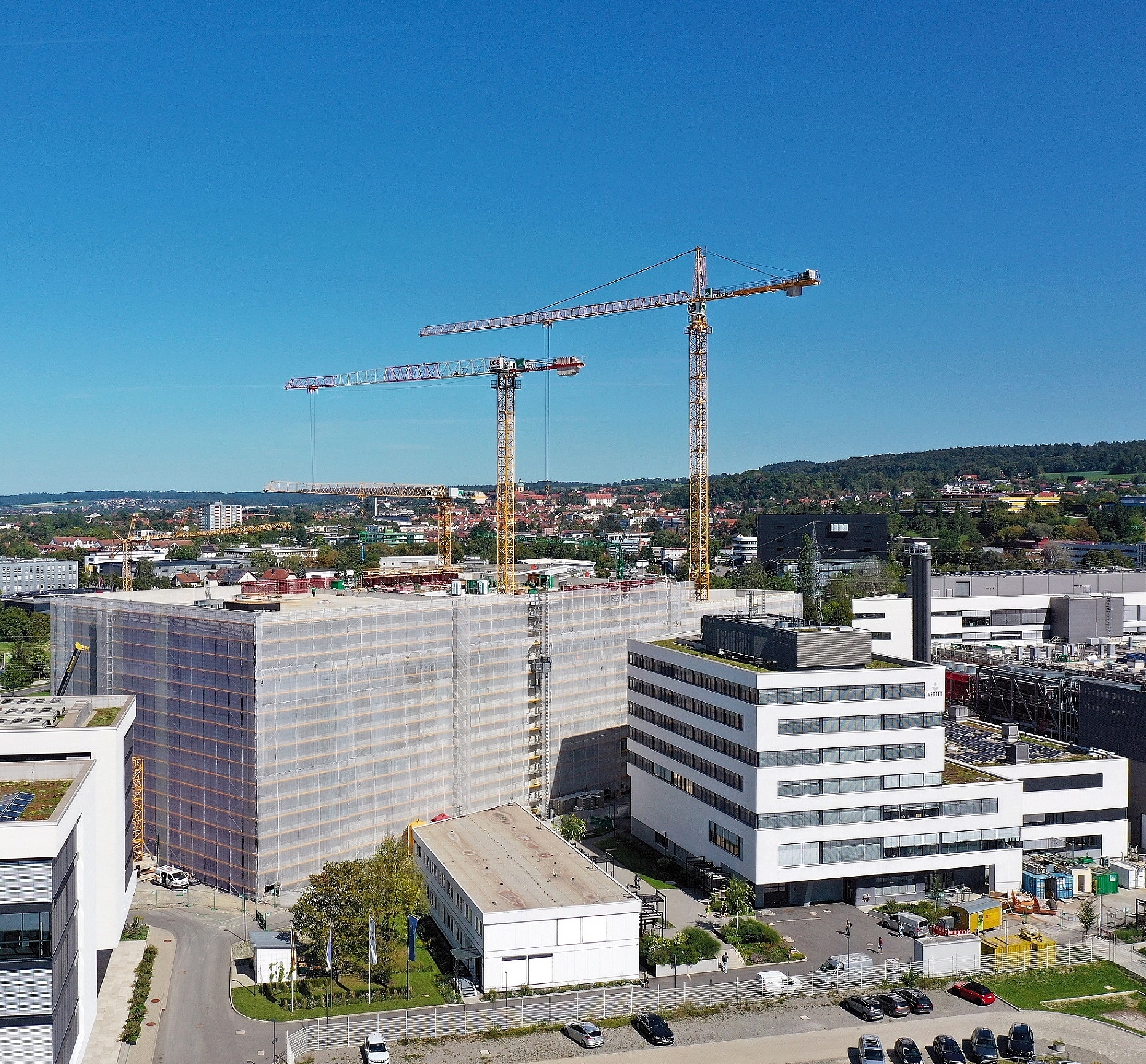 Vetters neues Produktionsgebäude neben dem Headquarter Gebäude