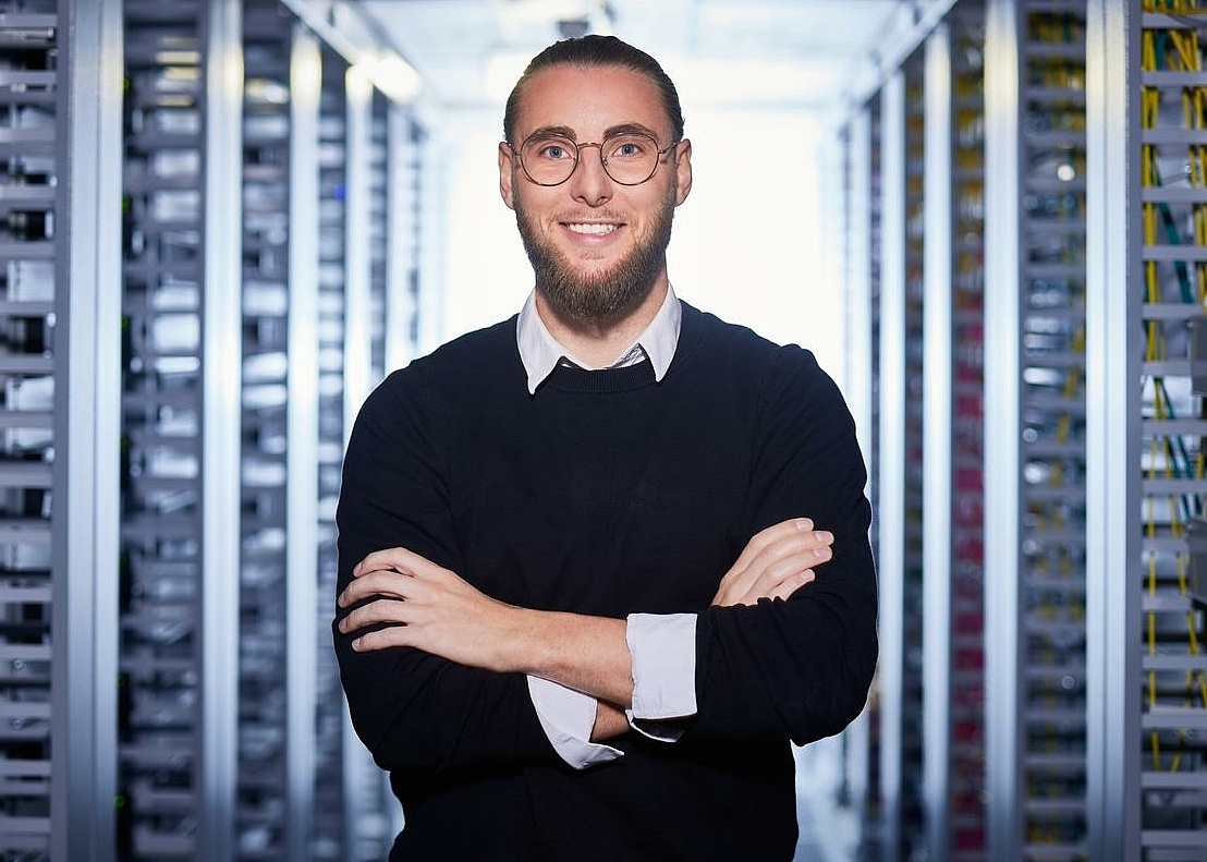 Portraitbild von einem Mitarbeiter