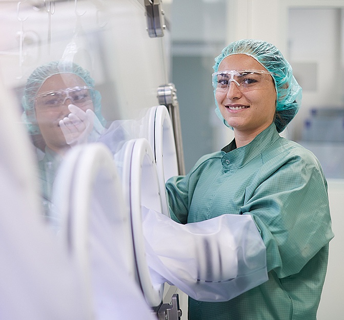 lab worker doing pharmaceutical product testing