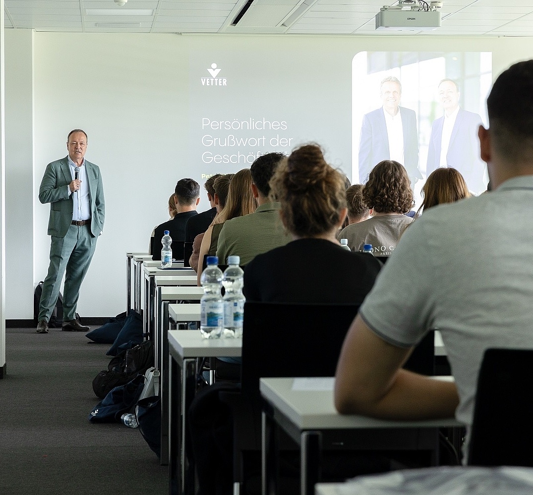 Azubi-Welcome-Tage 2024 bei Vetter: die Geschäftsführung begrüßt die neuen Auszubildenden