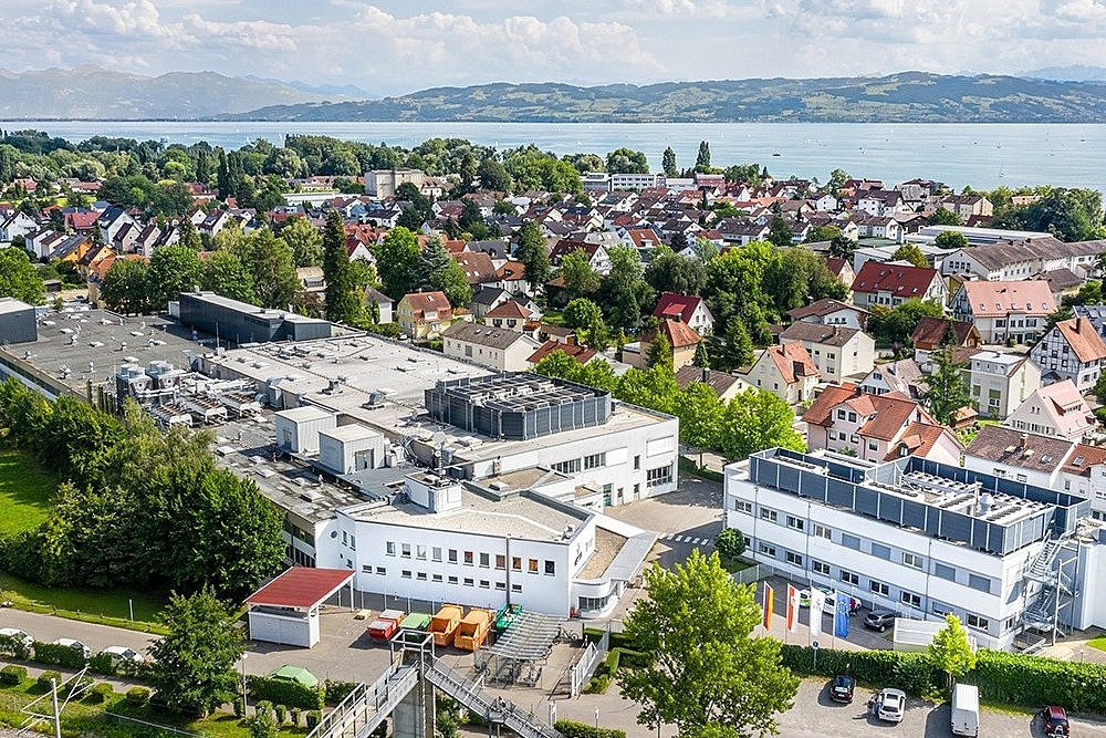 Vetter Luftaufnahme Produktionsstandort in Langenargen