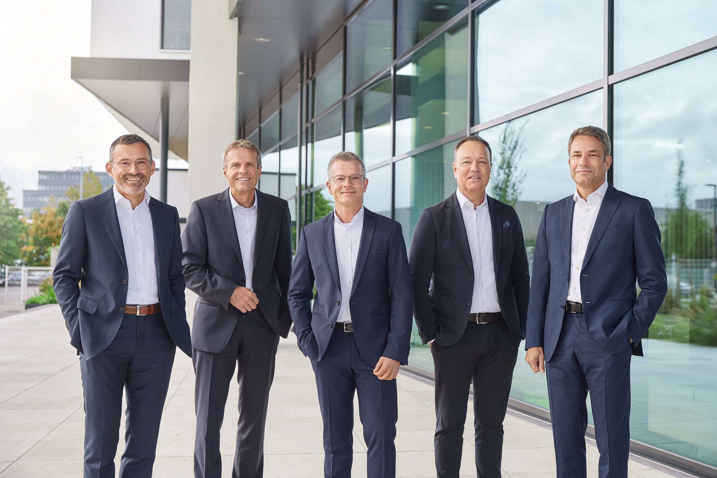 New team of Managing Directors as from January 1, 2025:  Titus Ottinger, Thomas Otto, Henryk Badack, Peter Soelkner, Carsten Press (from left to right).